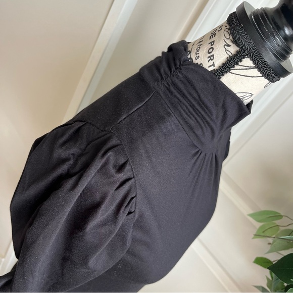 Mandee Pleated Half Sleeves Turtleneck Top Black Sz M - Picture 9 of 16